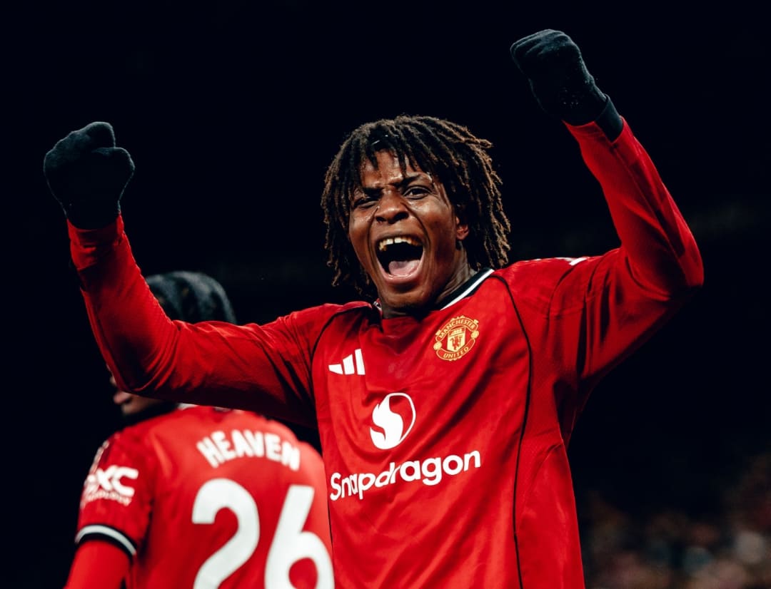Patrick Dorgu merayakan golnya yang membawa Manchester United unggul 1-0 atas Newcastle di Old Trafford, Premier League pekan ke-18, Sabtu (27/12/2025).(Foto: Instagram @manutd)