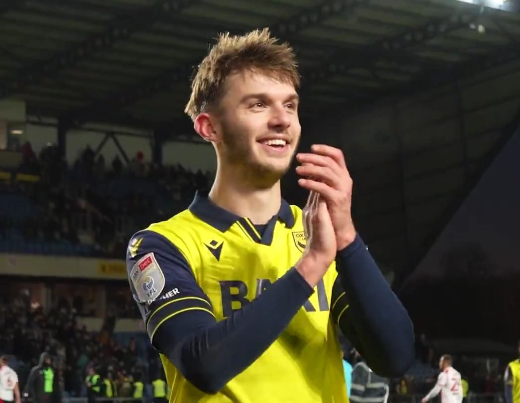 Stanley Mills mencetak gol menit akhir yang membawa Oxford United menang 2-1 atas Southampton di Kassam Stadium, Jumat (26/12/2025).(Foto: Tangkapan layar video Oxford United)