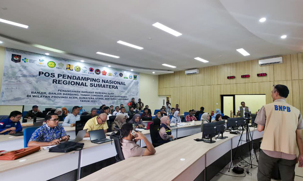 BNPB dampingi pemda Sumbar susun R3P pascabanjir dan longsor, target penetapan 9 Januari 2026 untuk percepatan pemulihan wilayah terdampak bencana hidrometeorologi.