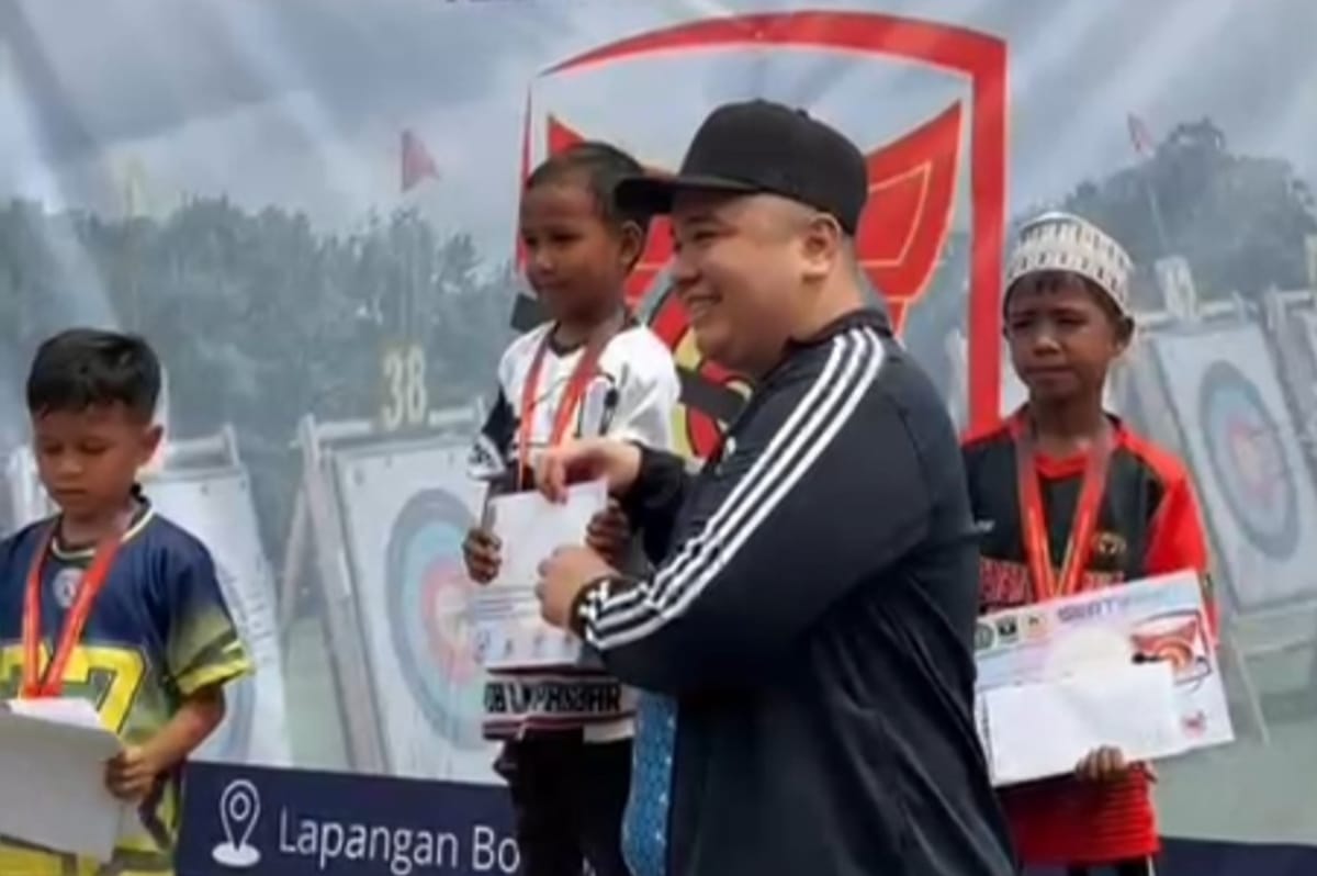 SOAT 2025 berakhir di Padang, SPAC juara umum dengan 27 medali. Pengprov Perpani Sumbar jadikan hasil turnamen evaluasi jelang Porprov 2026.