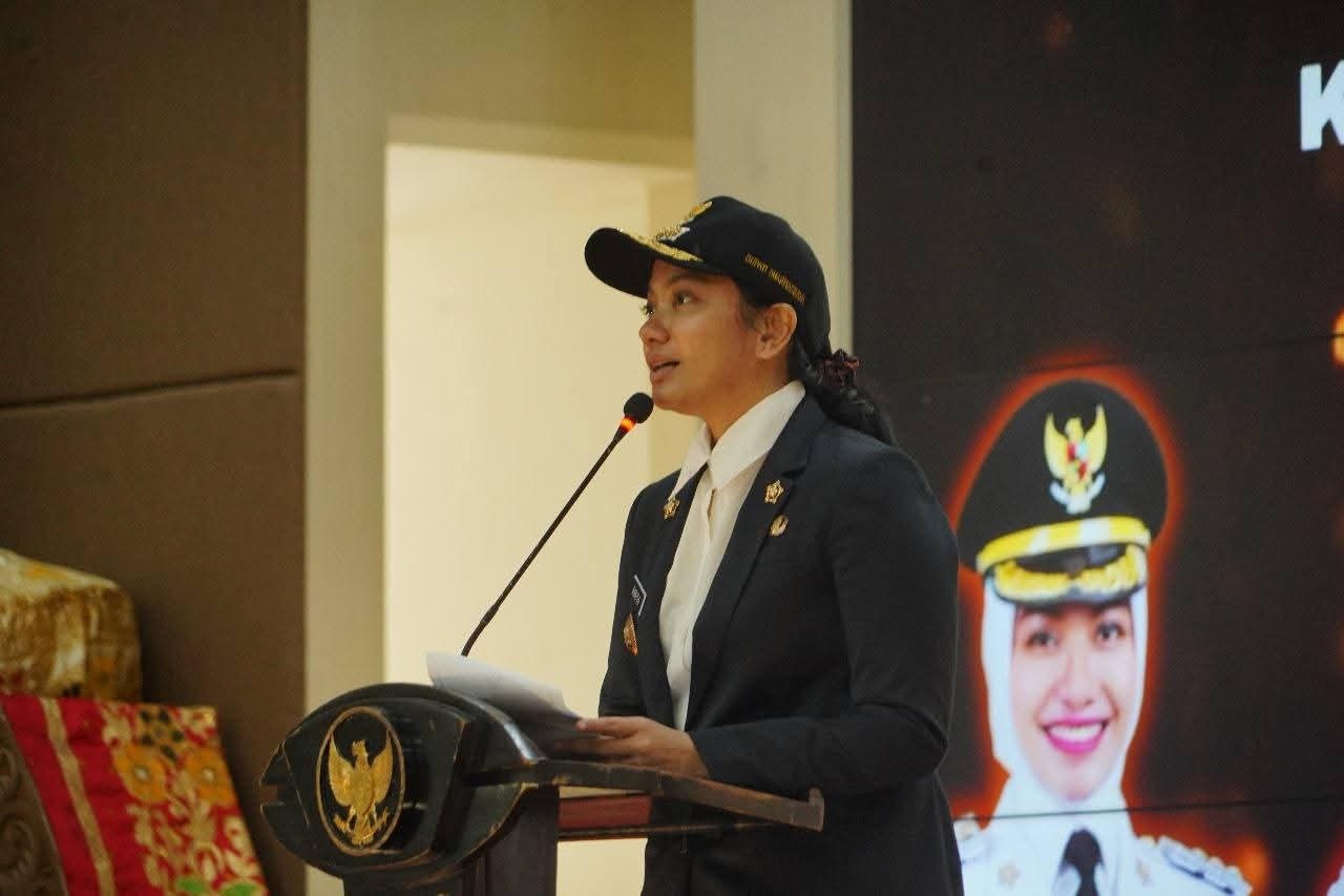 ARAHAN:Bupati Dharmasraya, Annisa Suci Ramadhani di salah satu kegiatan Pemerintah Kabupaten Dharmasraya beberapa waktu lalu.