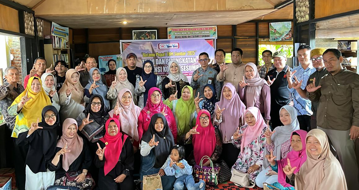 Forum TBM Sumbar gelar pertemuan perdana di RBL KANIAK Lima Puluh Kota untuk konsolidasi jejaring literasi, dihadiri 50 penggiat dari tujuh daerah Sumbar. (Irfan/Padeks)