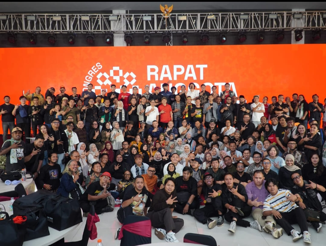 Ketua Umum Tb. Fiki C. Satari bersama jajaran pengurus ICCN 2025&ndash;2028 saat pengukuhan resmi di Jakarta, Selasa (30/12/2025).(Foto: ICCN)