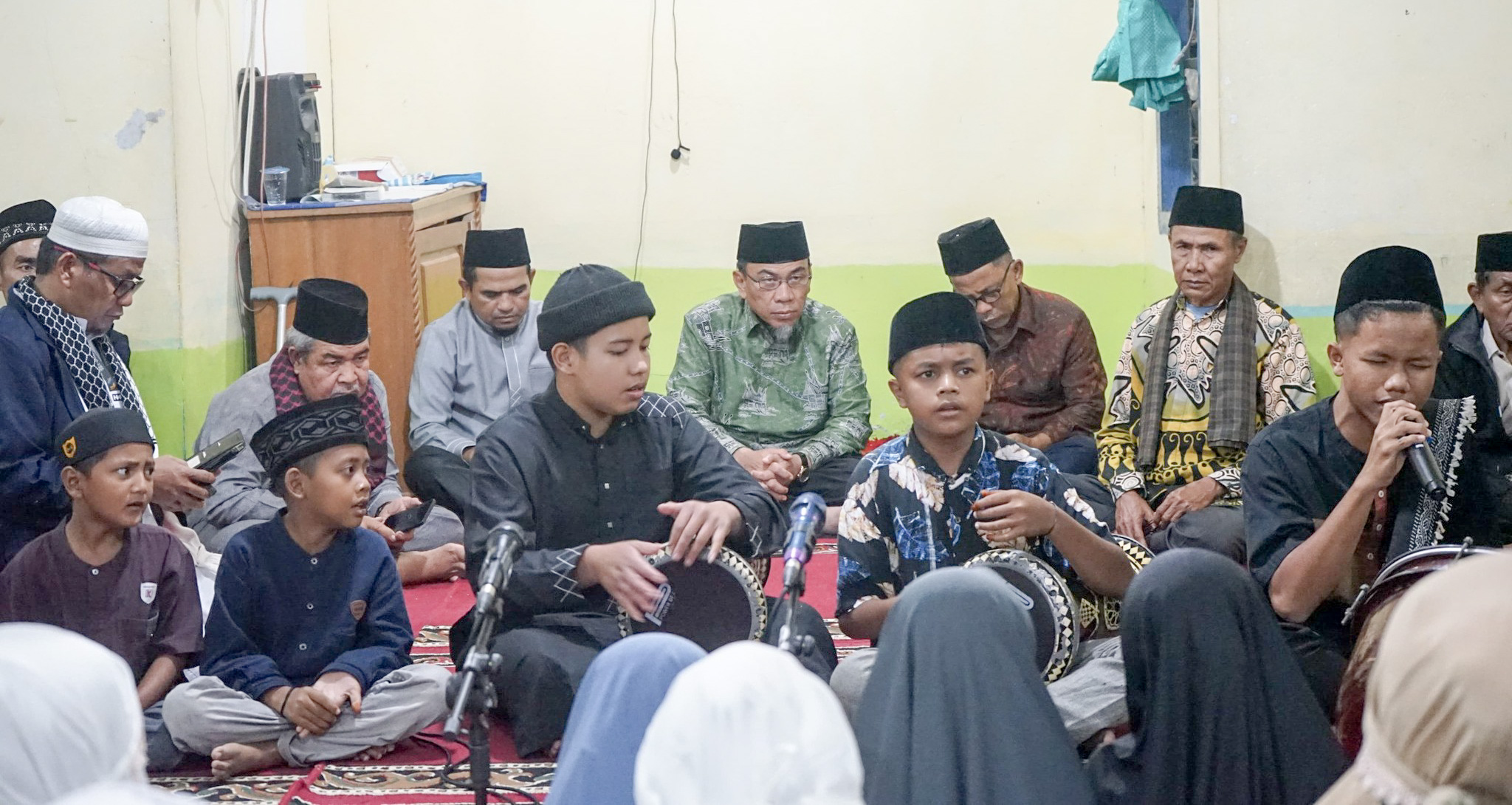 Wakil Wali Kota Padang Buya Maigus Nasir menyilau kampung halamannya, Nagari Paninggahan, Kabupaten Solok, Senin malam (29/12/2025).