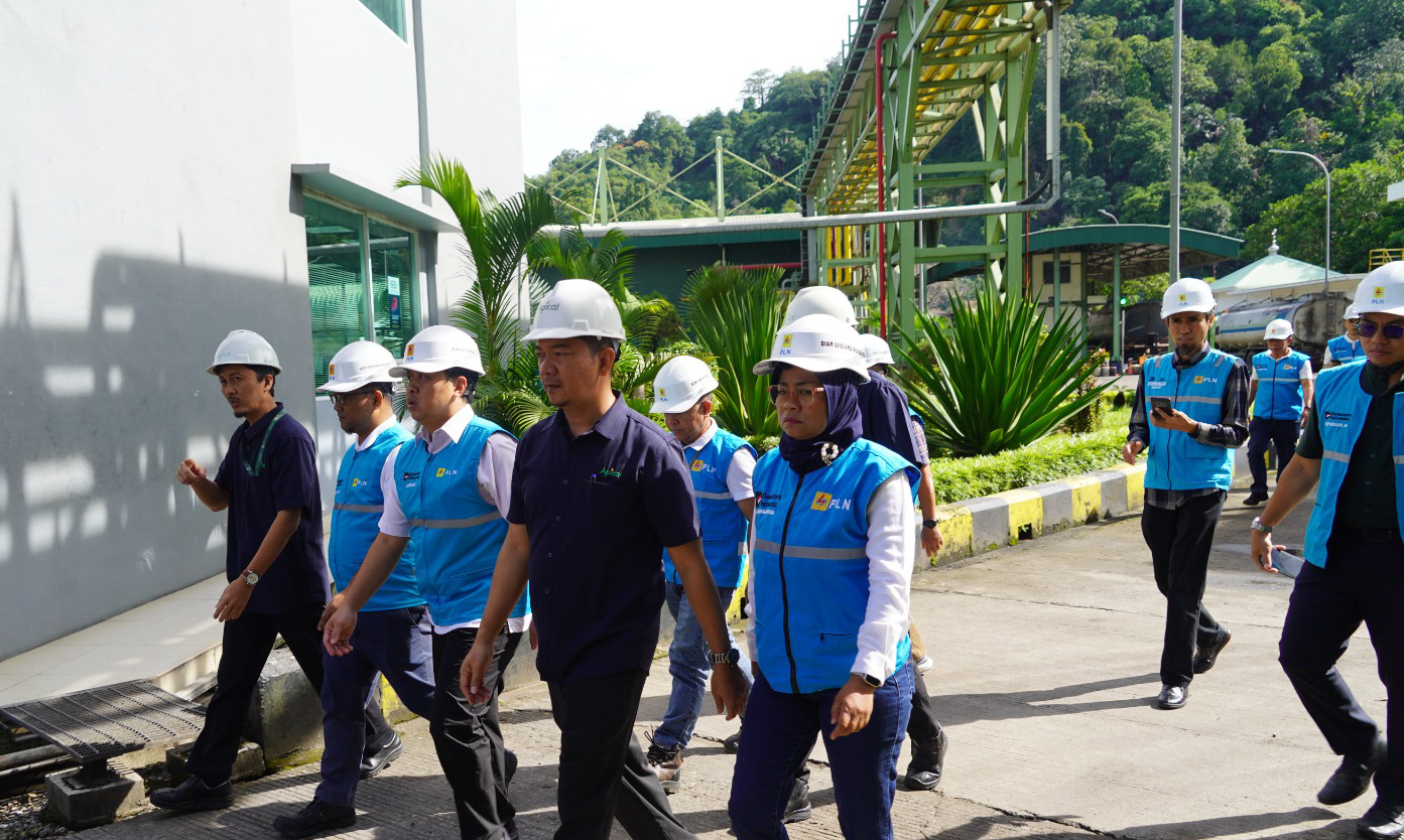 PLN UID Sumatera Barat menyalakan listrik pabrik kedua PT Padang Raya Cakrawala berdaya 6,93 MVA, total kapasitas kini mencapai 15,59 MVA.