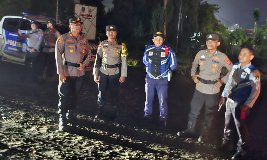 Pengamanan Tahun Baru 2026 di wilayah Polsek Pulau Punjung berlangsung aman. Sebanyak 29 personel dikerahkan di sejumlah titik keramaian.