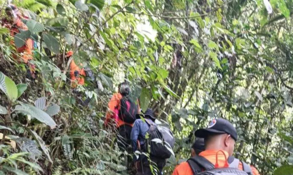 Tim SAR cari dua pemuda yang dilaporkan hilang saat memikat burung di rimba kawasan Sungai Nanam Atas, Kecamatan Lembah Gumanti. (Foto: Dila Kartika/Padeks)