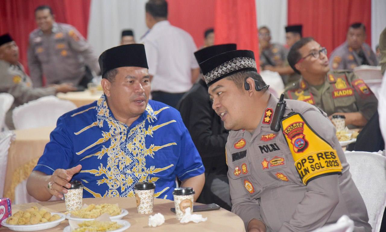 Polres Pariaman menggelar Tausiyah dan Doa Bersama di Kantor Satpolairud, dihadiri Wali Kota Yota Balad, menyambut pergantian tahun 2025 ke 2026.