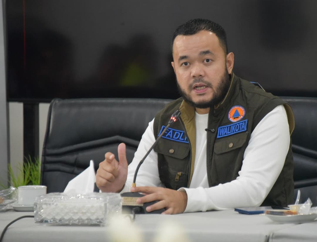 Wali Kota Padang Fadly Amran mengingatkan jajaran pemko siaga setelah BMKG melaporkan pertumbuhan awan hujan masif di barat Sumatera.(Foto: Prokopim)