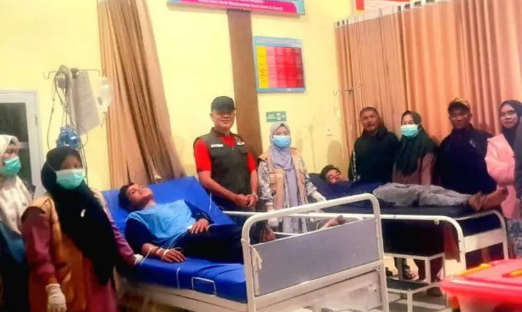 Dua warga Sungai Nanam Atas, Kabupaten Solok, yang sempat hilang saat memikat burung ditemukan selamat di Sirukam dan telah dipulangkan, Kamis sore (1/1/2026). (Foto: Dila Kartika/Padeks)
