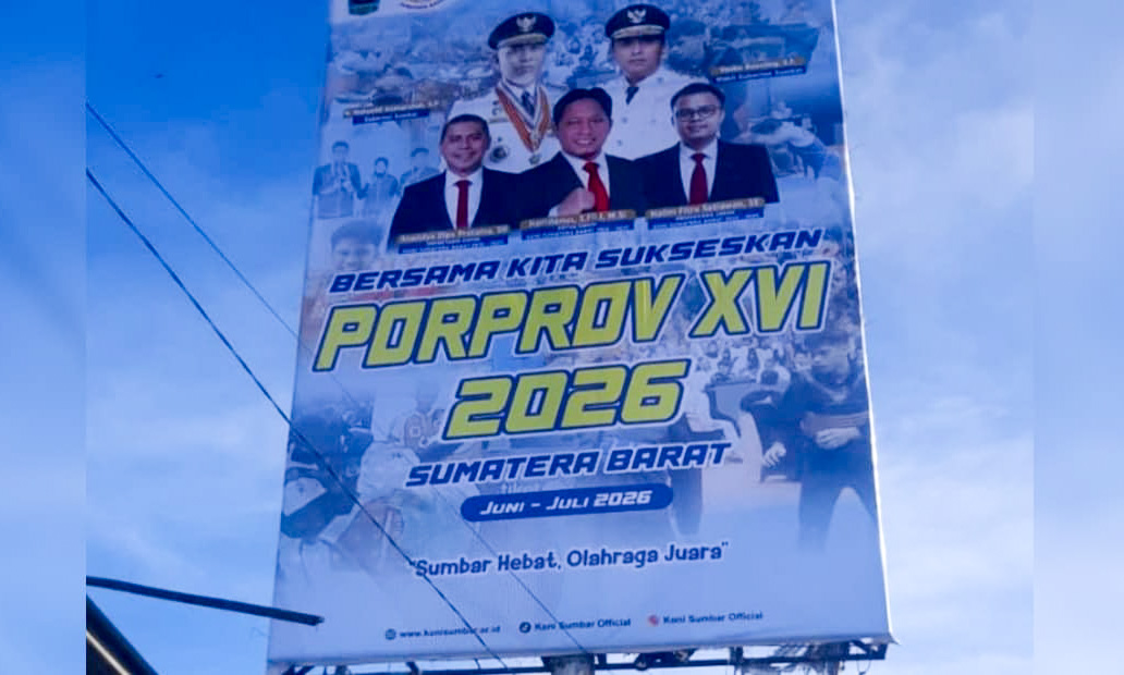 Sosialisasi Porprov Sumbar 2026 dimulai lewat pemasangan baliho di sejumlah daerah usai terbit SK Gubernur dan hasil Rakerprov KONI Sumbar. (Foto: Humas KONI Sumbar)