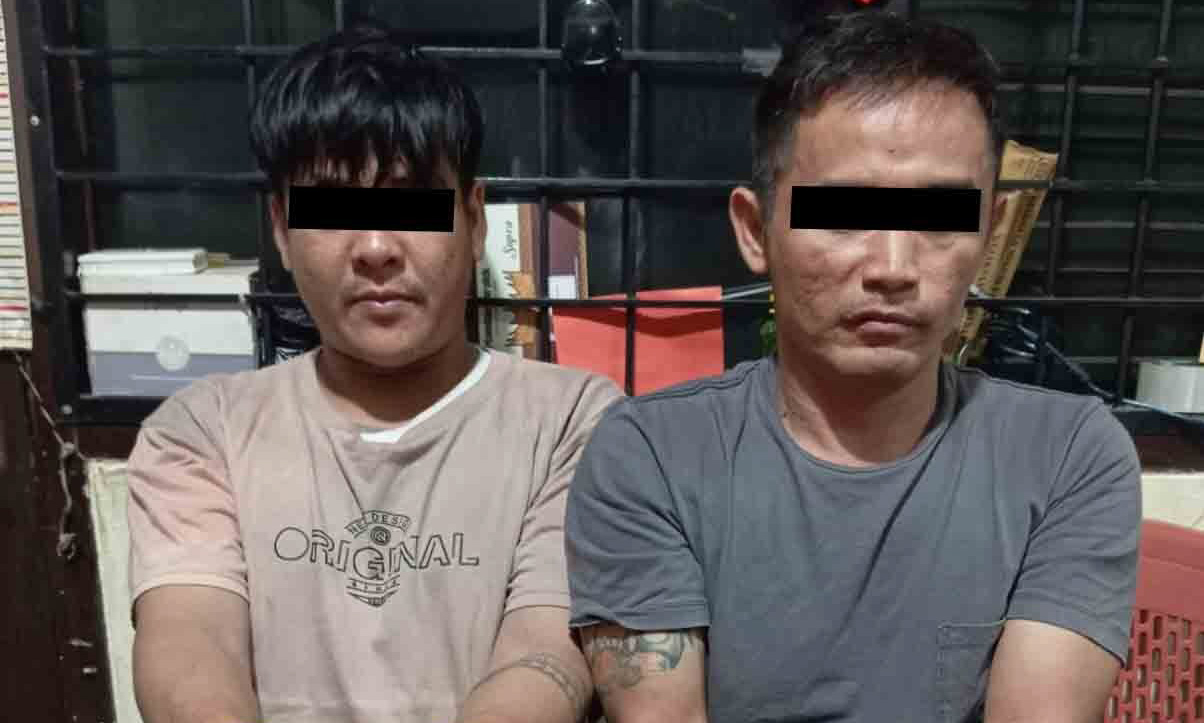 Sat Narkoba Polres Payakumbuh menangkap dua tersangka peredaran ekstasi di Payakumbuh Barat. Polisi mengamankan 20 butir pil ekstasi dalam OTT.