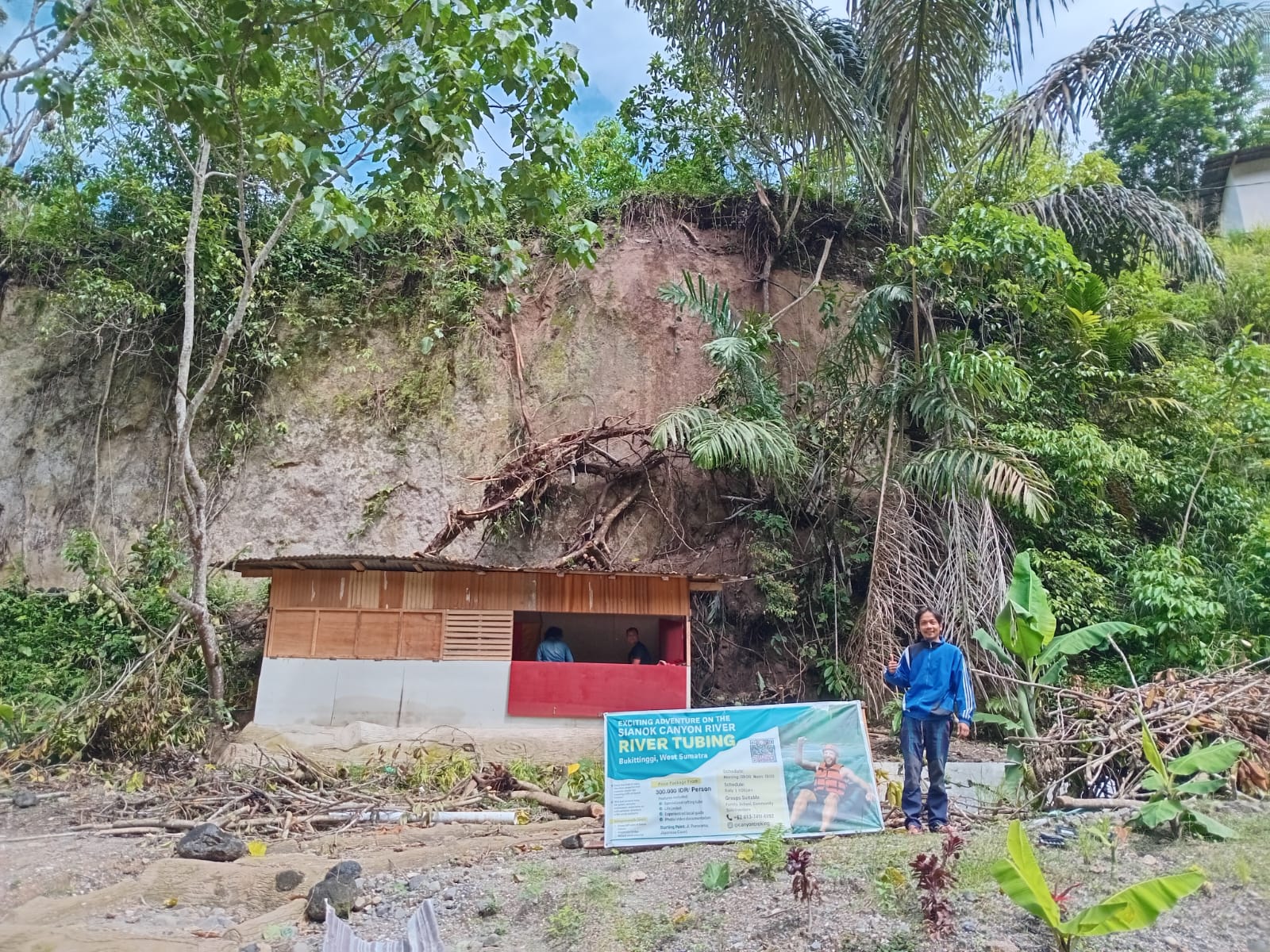 Rahmad, Pelaku wisata di Ngarai Sianok.