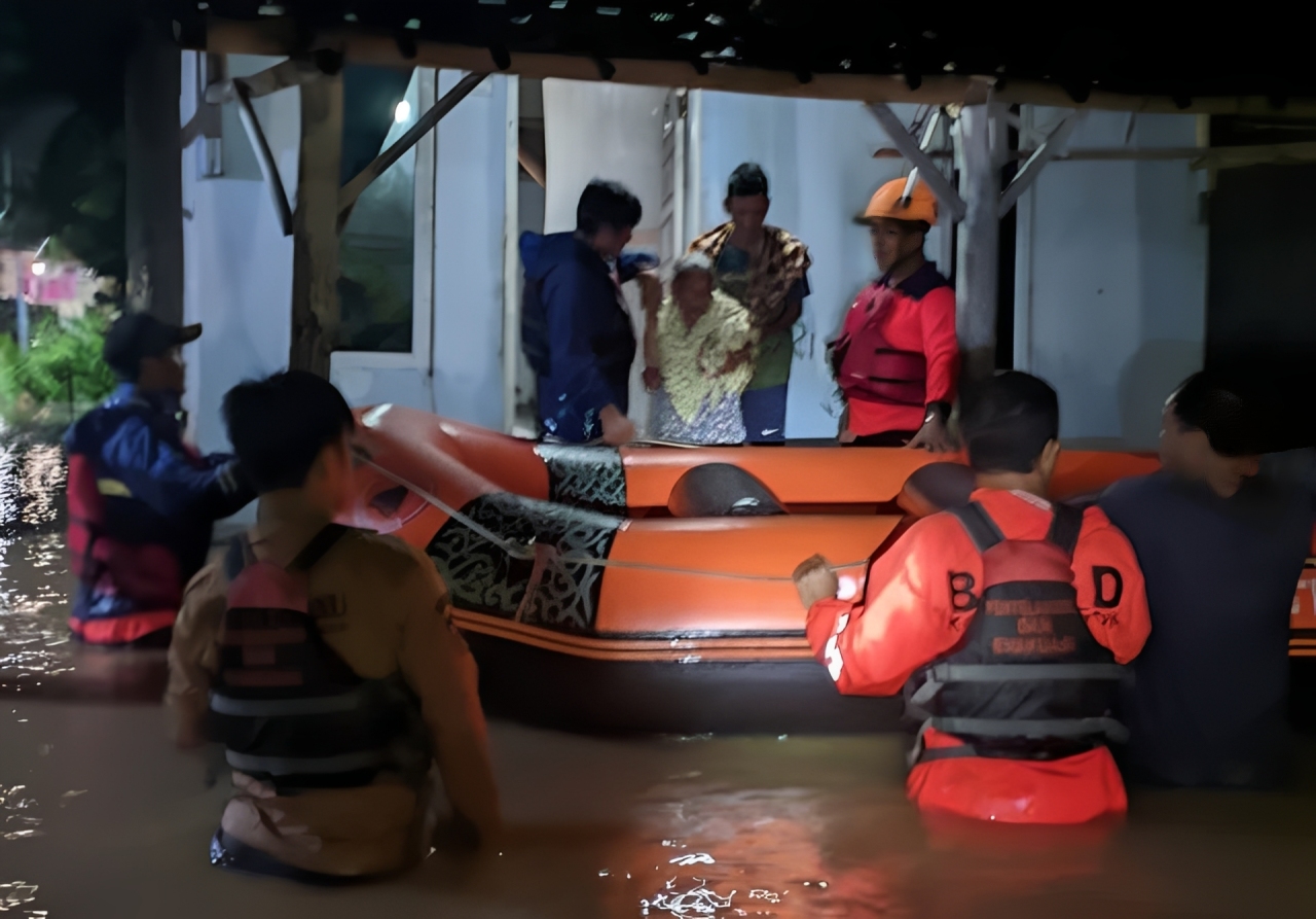 BNPB mencatat banjir dan banjir rob mendominasi bencana awal Januari di Sumbar, Jawa Barat, Banten, dan Kalimantan Barat periode laporan resmi nasional.