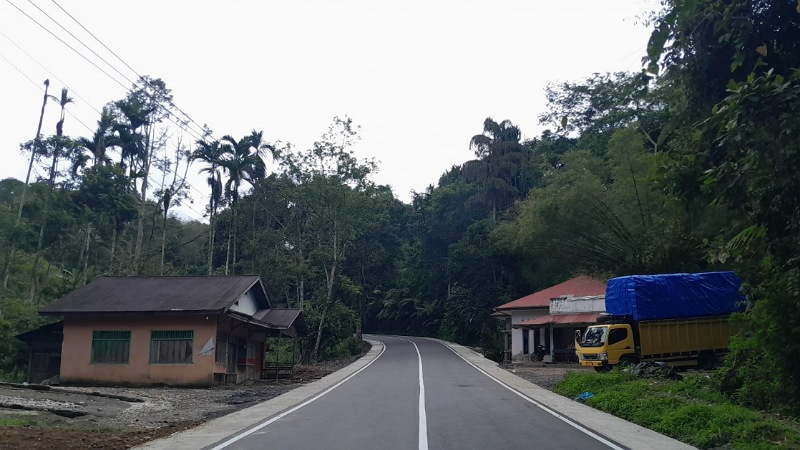 Perbaikan jalan batas Kota Payakumbuh&ndash;Sitangkai 2 yang didanai APBN melalui BPJN Sumbar telah tuntas akhir 2025, membuat ruas jalan kini mulus dan nyaman dilalui kendaraan.