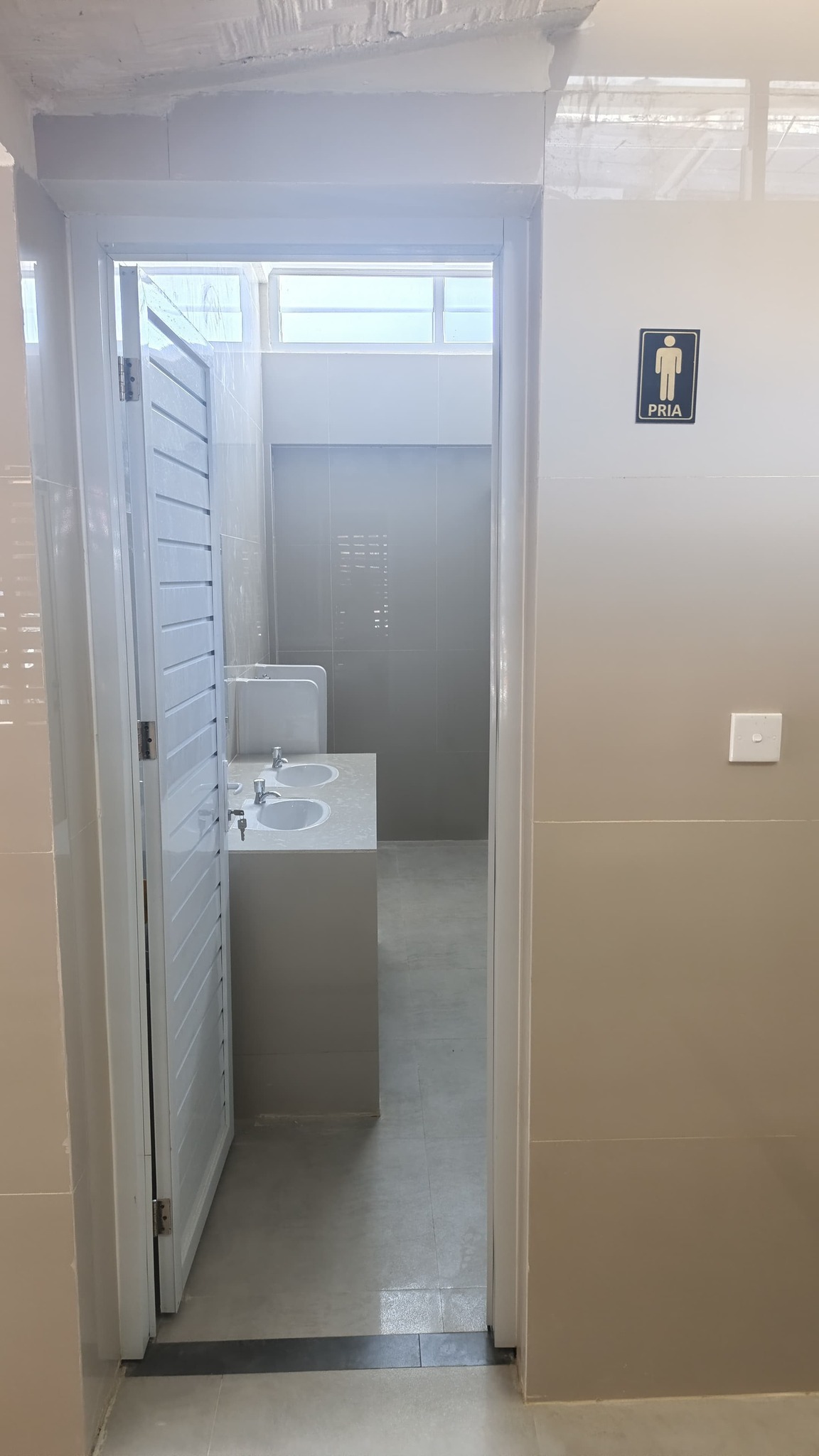 Kondisi terbaru WC di Pasar Raya Padang yang telah selesai direnovasi beberapa waktu lalu.