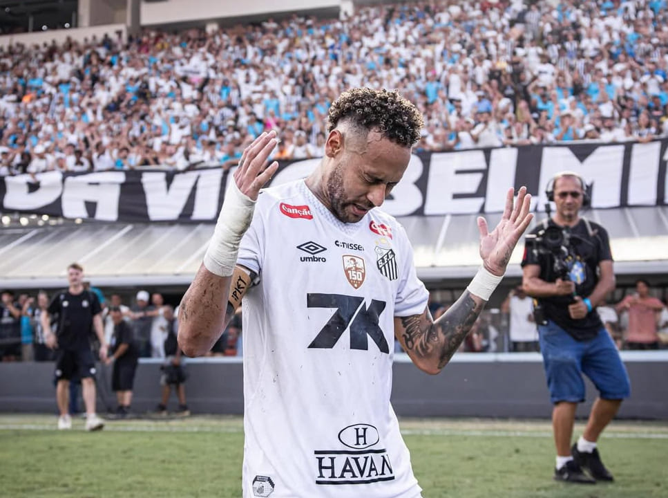 Neymar resmi teken kontrak baru dengan Santos hingga akhir 2026.(Foto: Dok. Instagram @neymarjr)