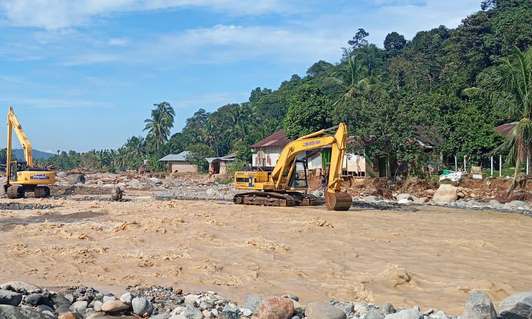 Pemko Padang menetapkan zona merah di dua DAS usai banjir besar November 2025. Kebijakan disiapkan untuk mencegah hunian di area rawan dan melindungi warga.