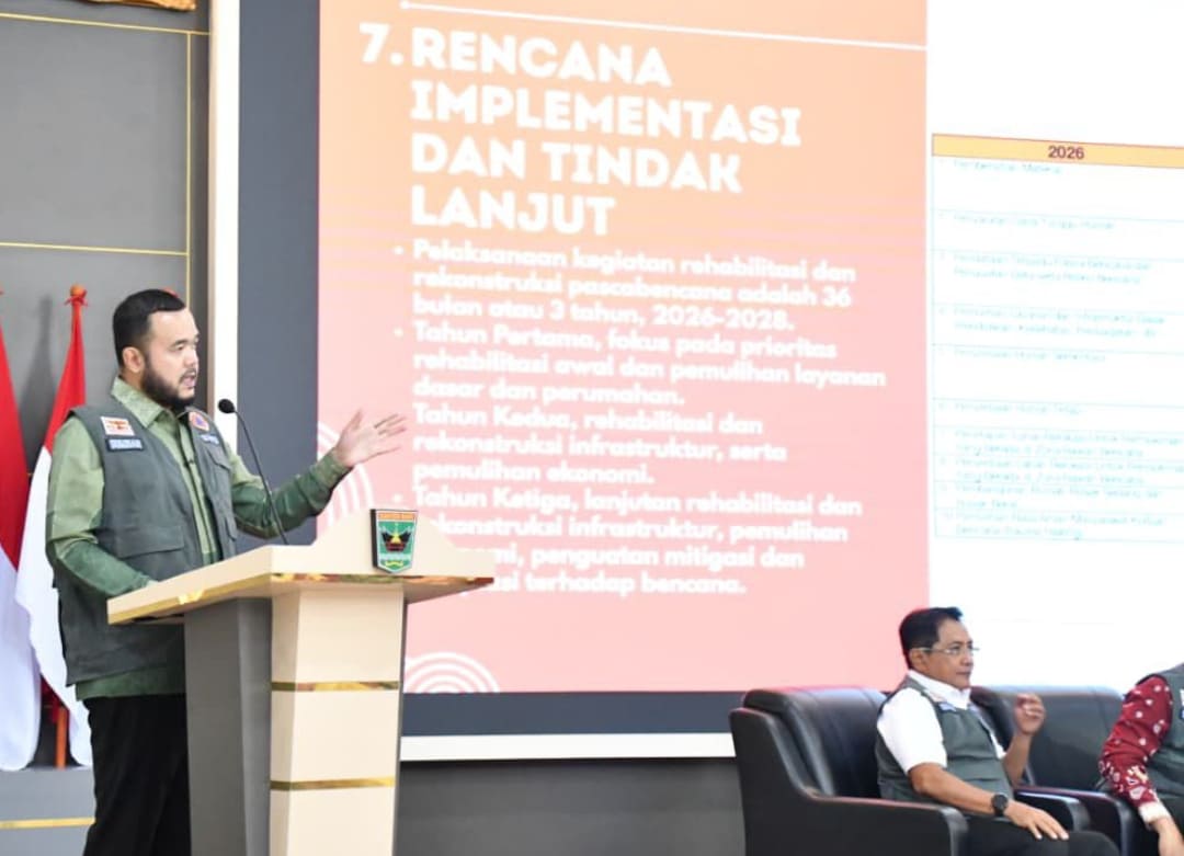 Wali Kota Padang Fadly Amran saat mengikuti Rakor R3P Sumbar, ingatkan penguatan mitigasi bencana pascabencana.(Foto: Prokopim)