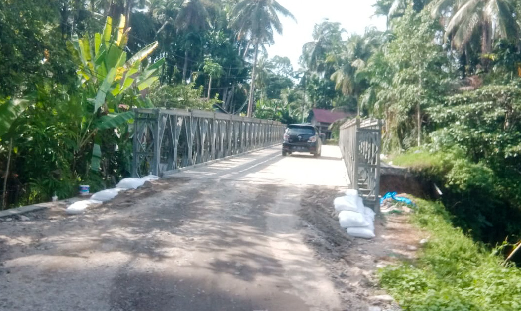 Pemprov Sumatra Barat memasang jembatan bailey di Lohong, Padangpariaman.
