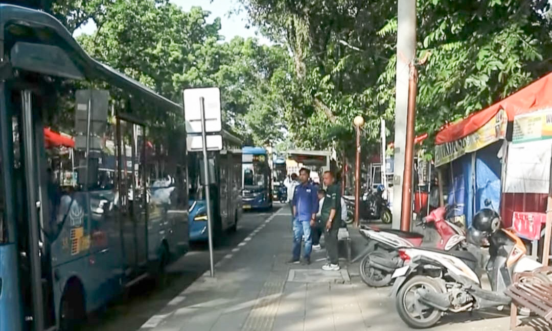 Trans Padang resmi mengubah rute Koridor 5. Titik start pindah ke Jalan Hasanuddin dan tidak lagi melewati Masjid Nurul Iman. Penumpang diminta cek rute baru.
