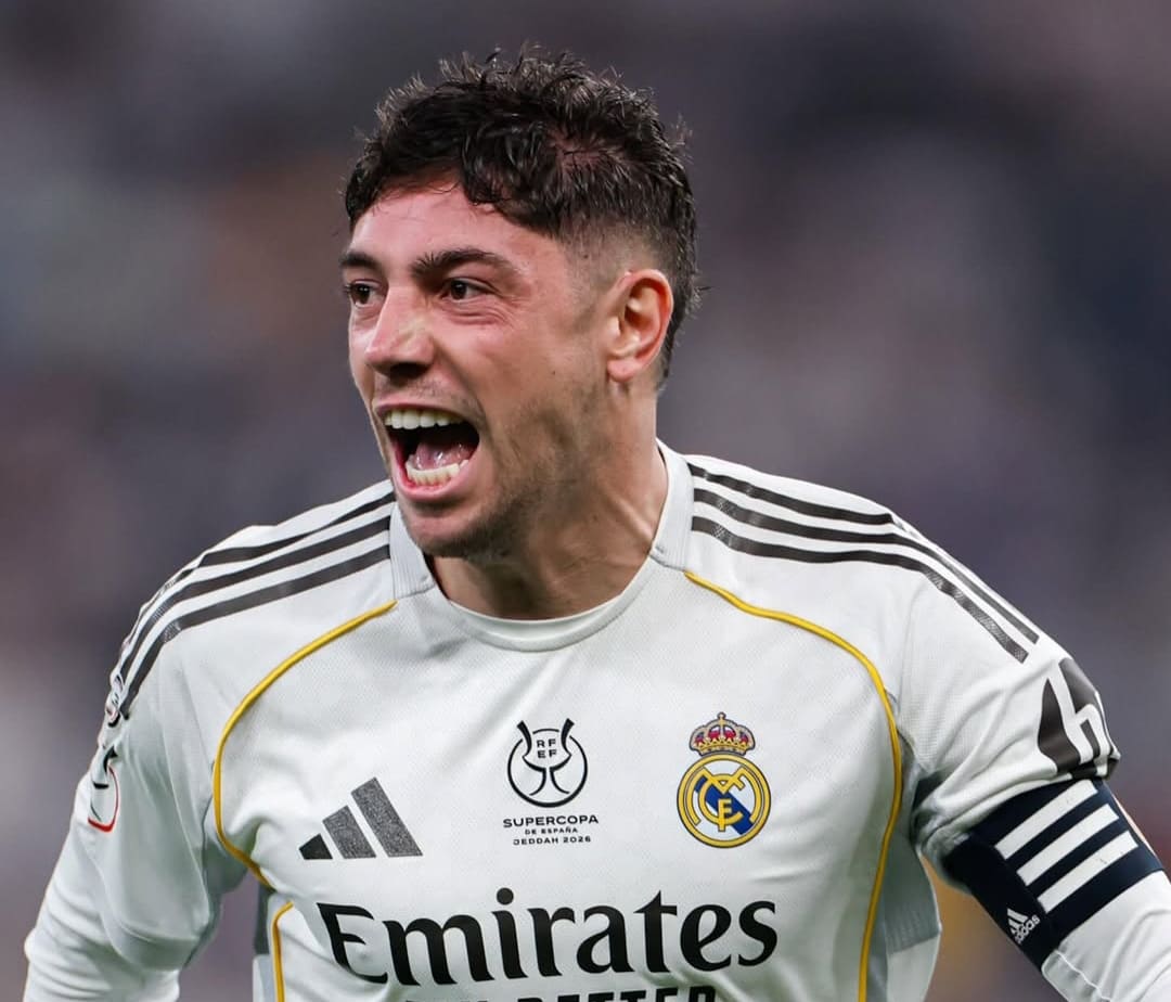 Federico Valverde merayakan gol tendangan bebas spektakuler yang membawa Real Madrid memimpin 1-0 atas Atletico Madrid di Piala Super Spanyol 2026.(Foto: X/ @realmadrid)
