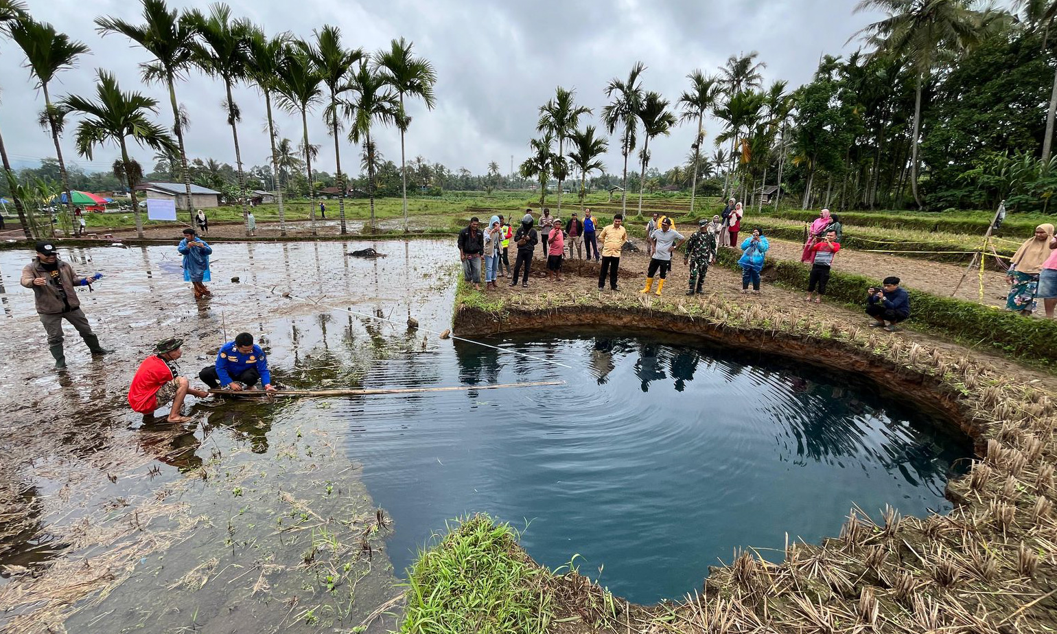Badan Geologi ESDM melakukan kajian cepat sinkhole di Situjuah Batua. Tim mengumpulkan data penyebab awal dan menyiapkan rekomendasi teknis mitigasi.
