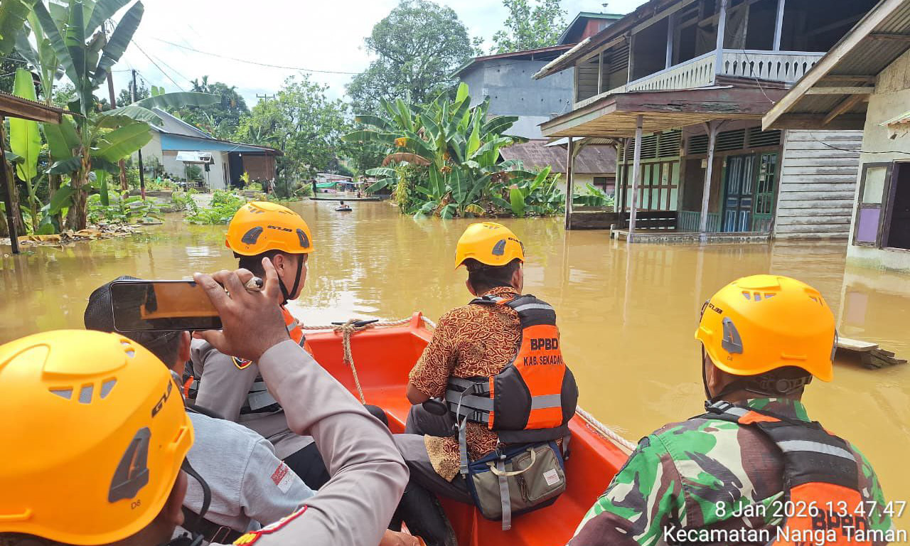 BNPB melaporkan banjir dan longsor di Halmahera Utara, Kalimantan Barat, dan Majalengka yang berdampak pada ribuan warga serta memutus sejumlah akses.