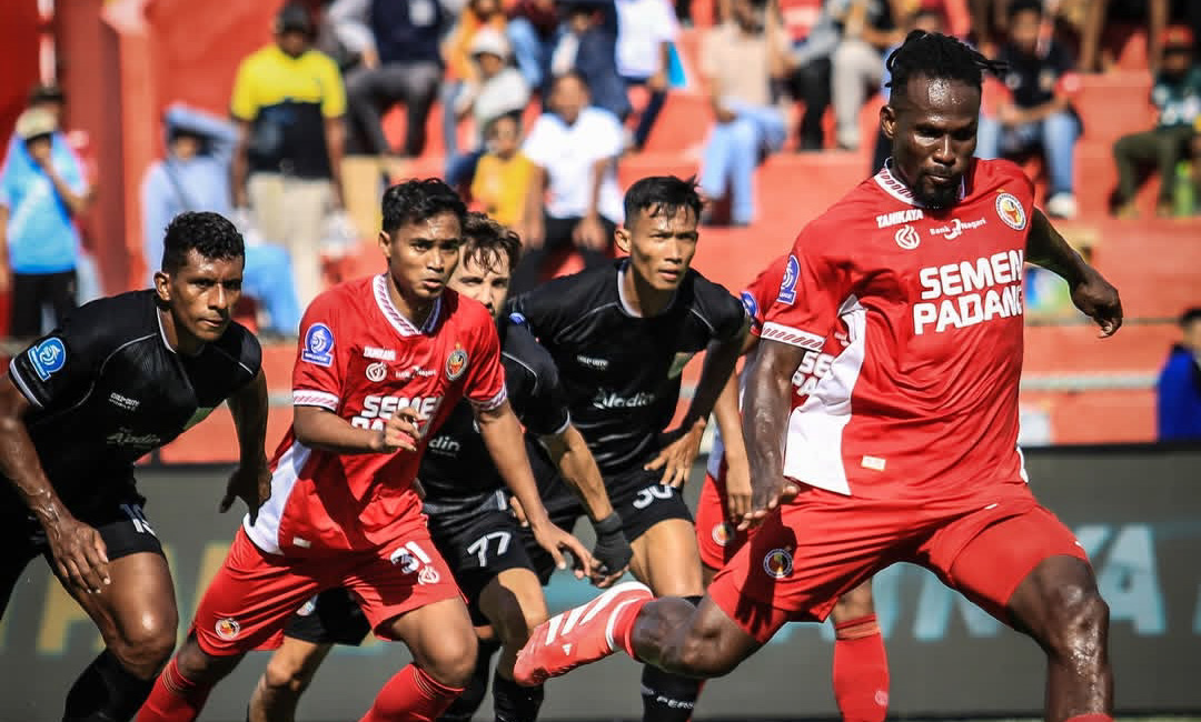 Semen Padang FC kalah 2-3 dari Persis Solo pada laga pekan ke-17 Liga 1. Gol R. Ariansyah di masa tambahan waktu tak mampu ubah hasil pertandingan, Minggu (11/01/2026). (Foto: IG Semen Padang FC)