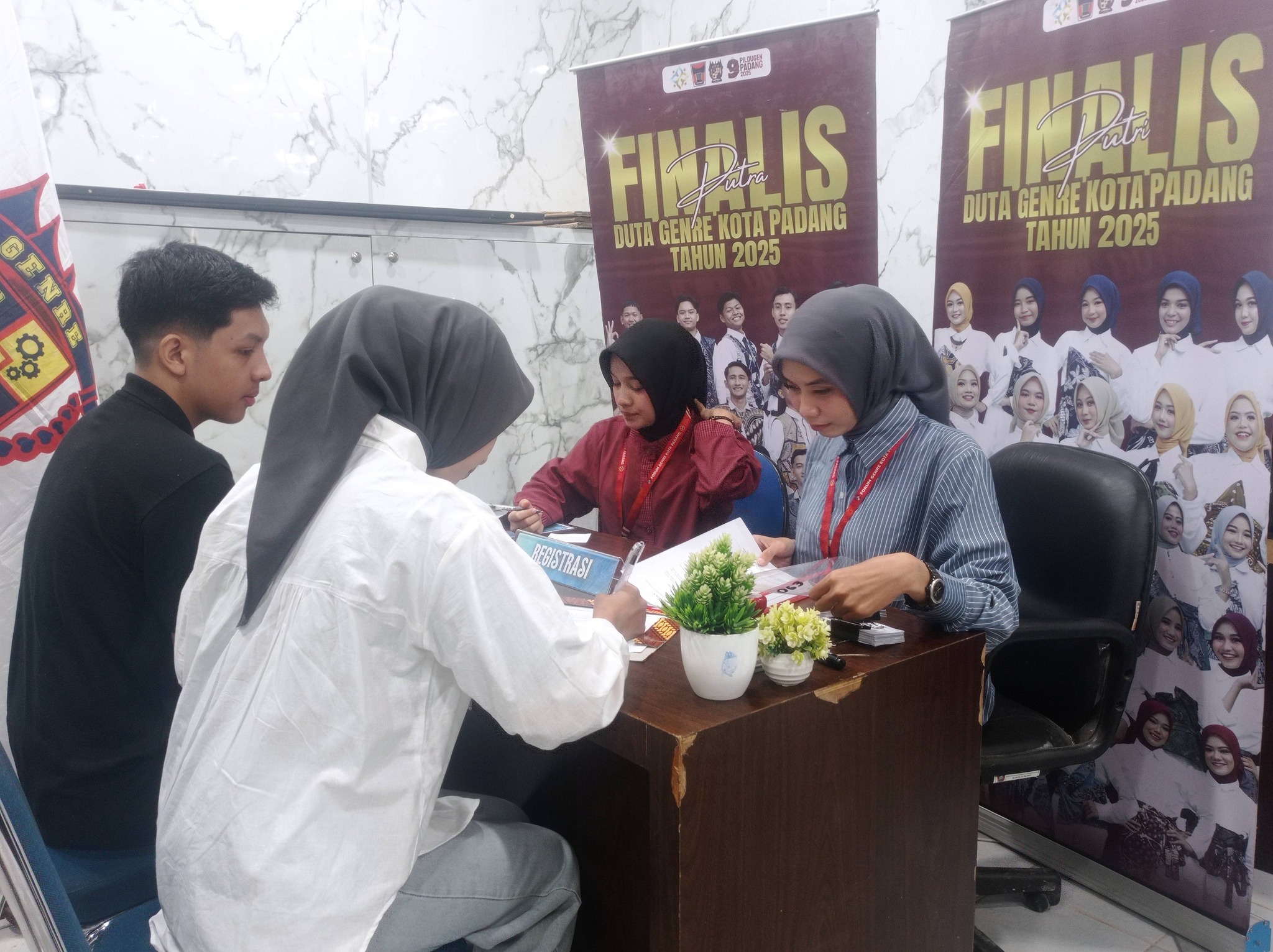 Proses pendaftaran Duta GenRe Kota Padang 2026.