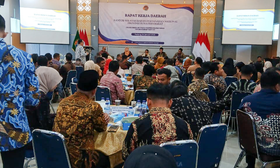BPN Sumbar gelar Rakerda 2026 membahas evaluasi kinerja 2025 dan arah kebijakan pertanahan, dipimpin Kakanwil Teddi Guspriadi di Padang.