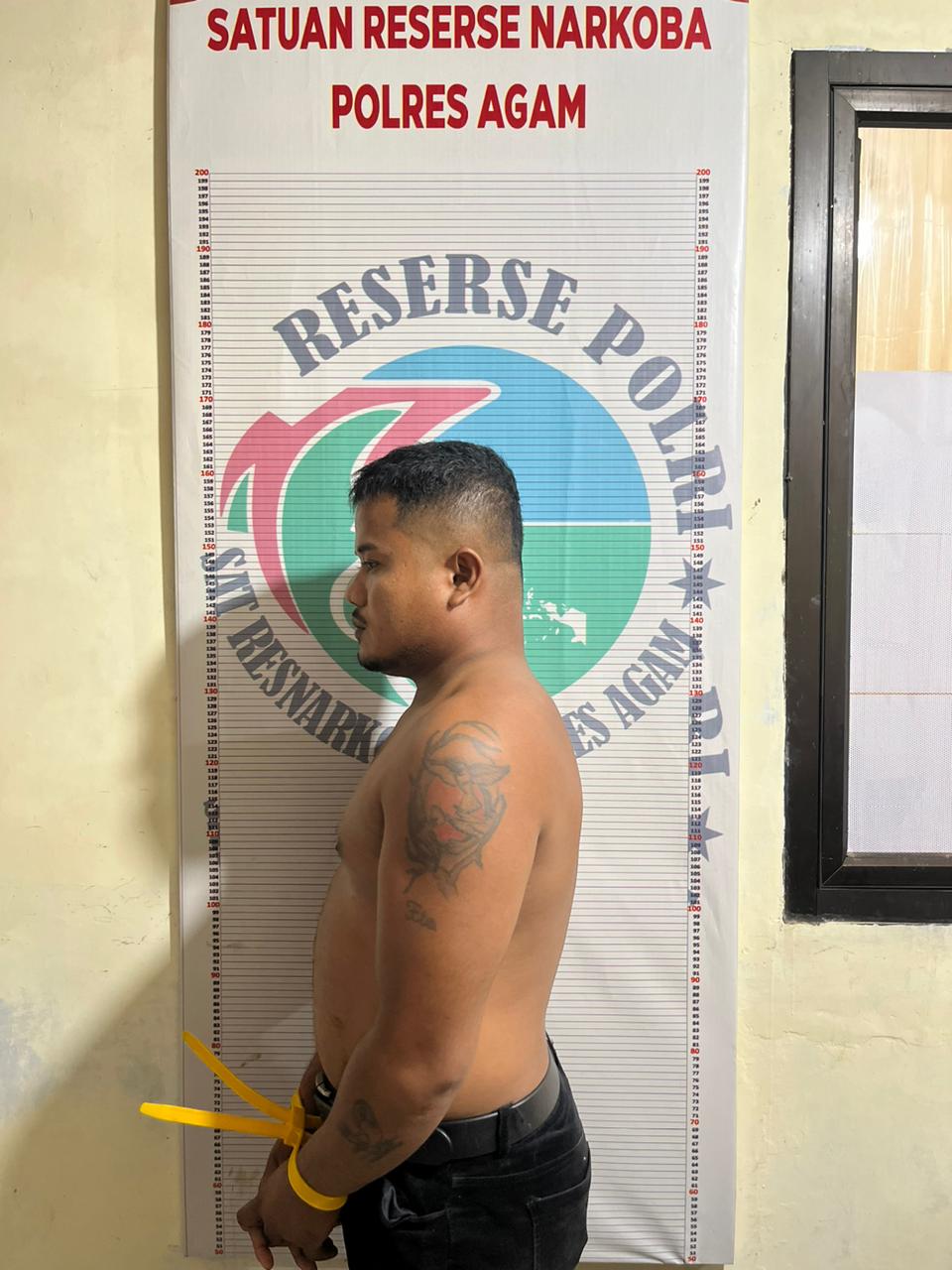 Polres Agam menangkap Randa Ilsam di Tiku Selatan pada 15 Januari dan menyita sabu serta alat hisap. Kasus narkotika ini kini ditangani penyidik.