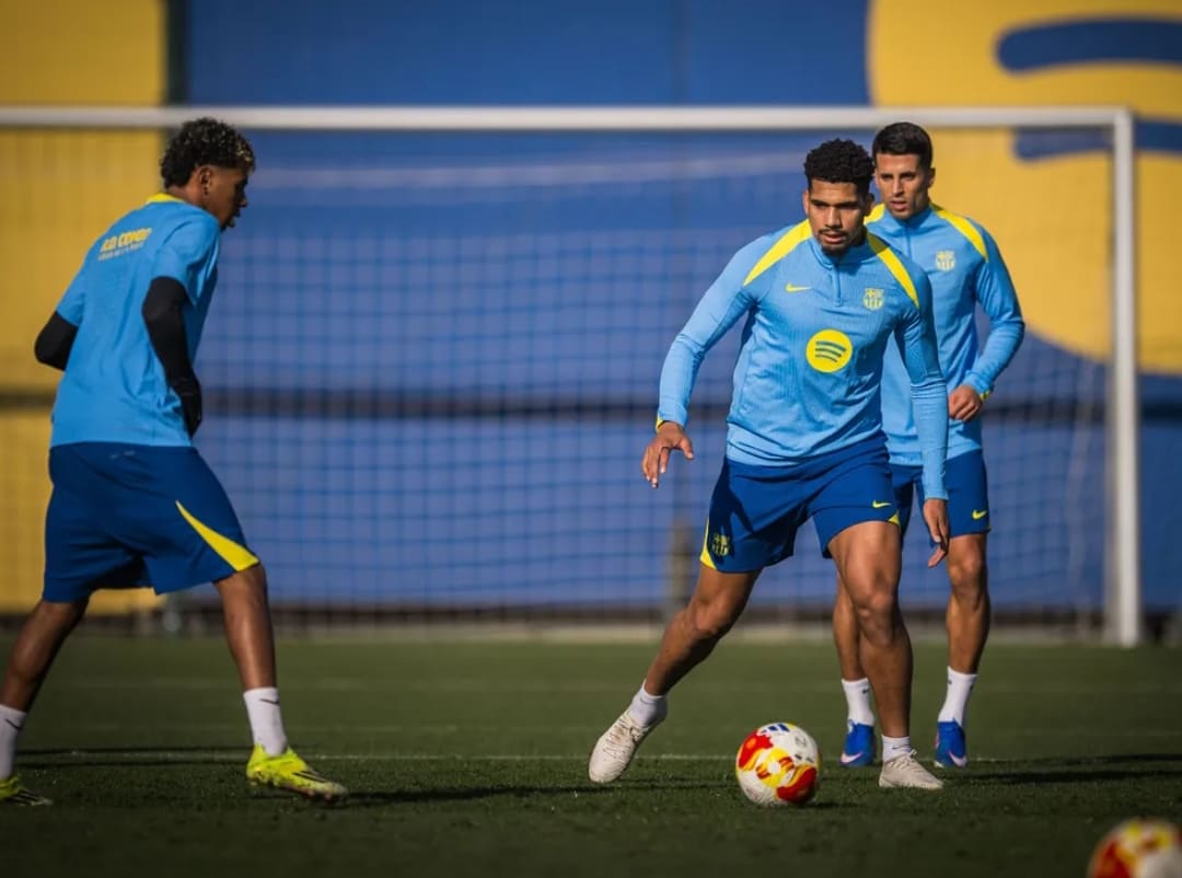 Lamine Yamal bersama pemain Barcelona lainnya latihan intensif jelang laga Copa del Rey Melawan Racing Santander di El Sardinero. (Foto: FC Barcelona)