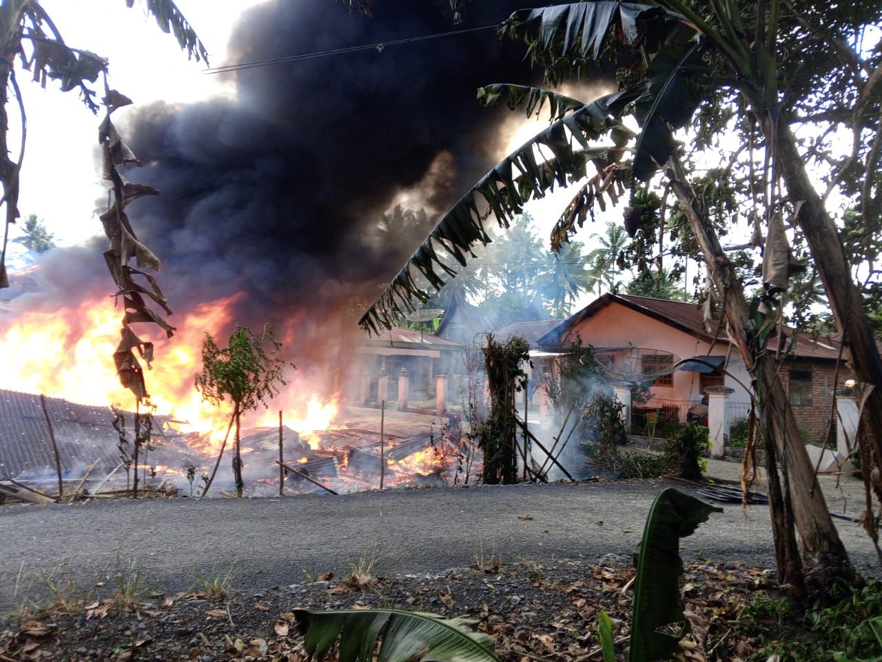 Kepolisian Resor Limapuluh Kota melalui Polsek Guguak tengah melakukan penyelidikan intensif terkait kebakaran yang terjadi di Jorong Jopang, Nagari Jopang Manganti, Kecamatan Mungka, Kamis sore.
