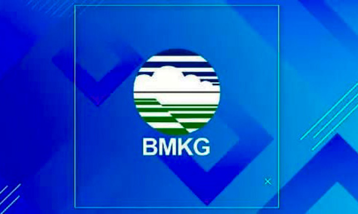 BMKG Minangkabau merilis prakiraan cuaca Sumbar 16&ndash;18 Januari 2026 dengan potensi hujan lebat di Mentawai, Pasaman Barat, Agam, Solok Selatan, dan Dharmasraya.