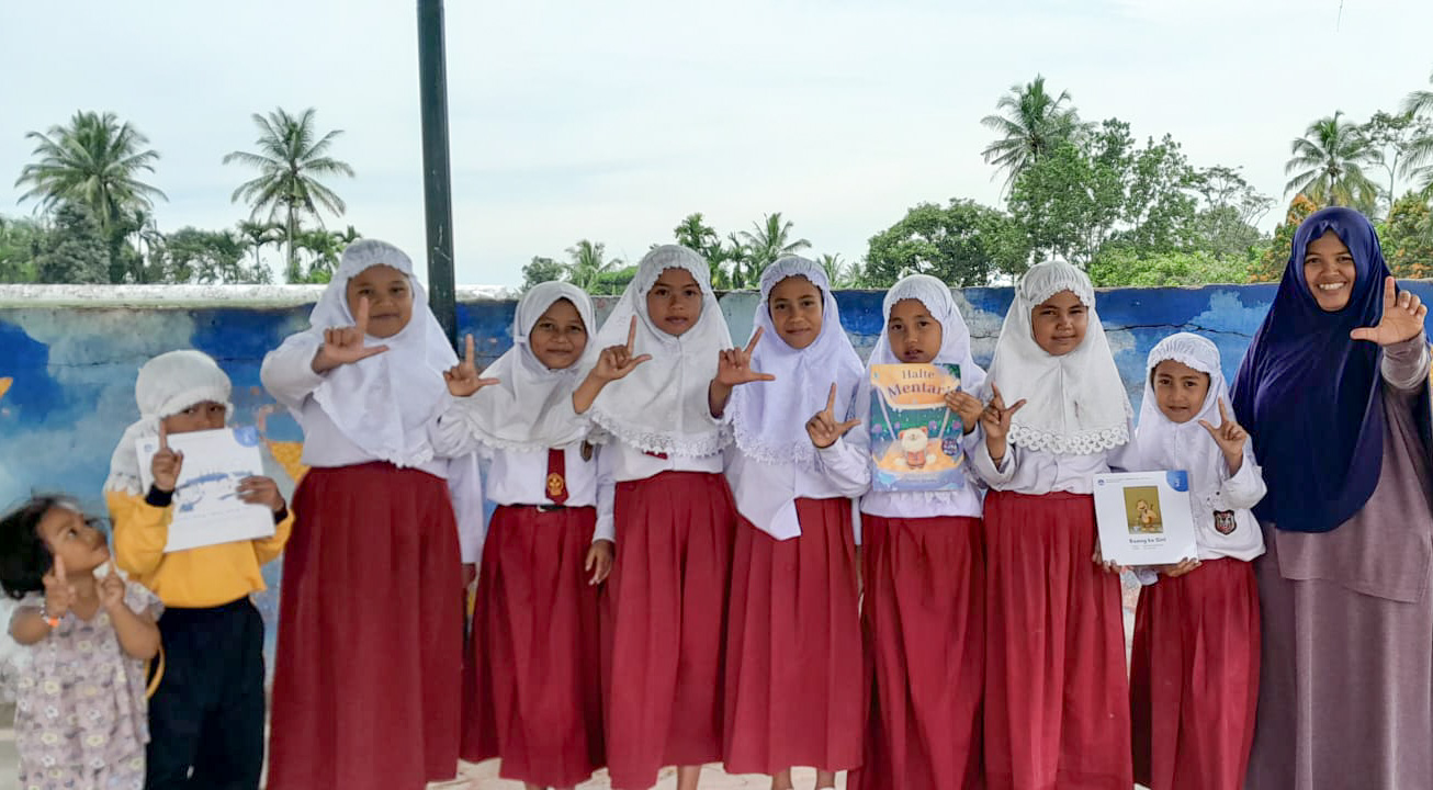 Raliko tingkatkan literasi anak di Limapuluh Kota lewat kegiatan membaca nyaring di ruang terbuka. Fokus komunitas, sekolah, dan read aloud.