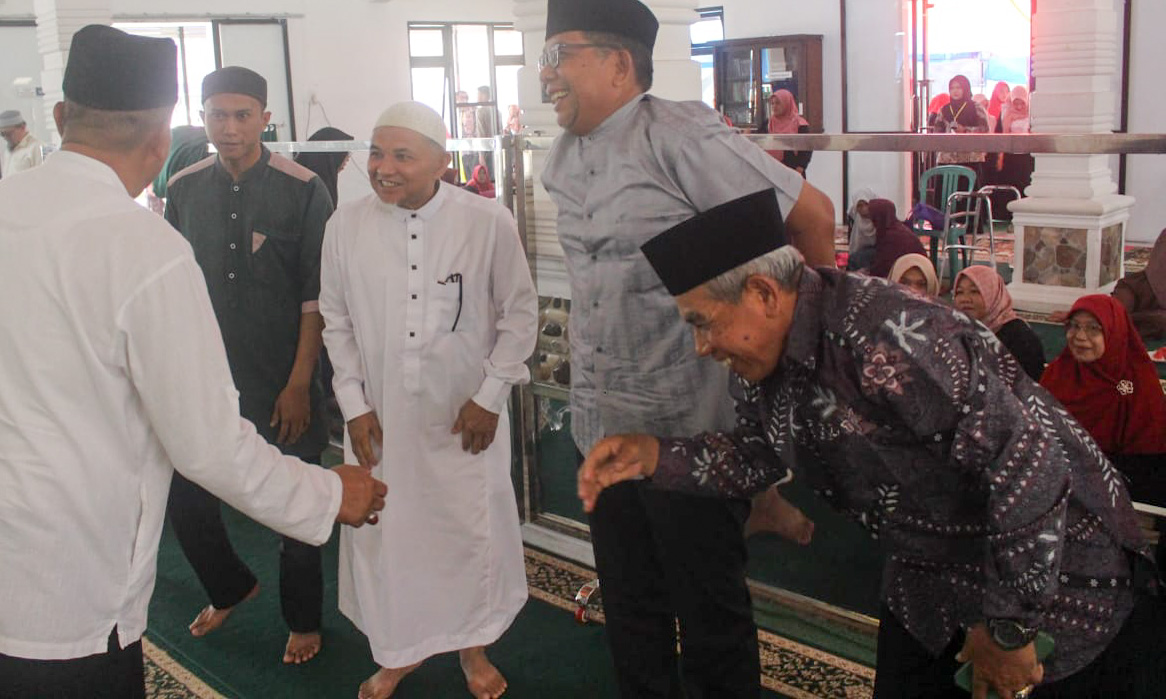 Peresmian Masjid Darul Hikmah di Perumnas Mega Permai, Kota Payakumbuh.