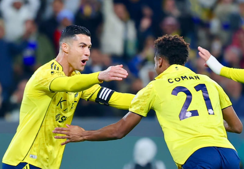 Cristiano Ronaldo merayakan gol Kingsley Coman saat Al Nassr unggul atas Al Shabab di Liga Arab 2025-2026. (Foto: X @cristiano)