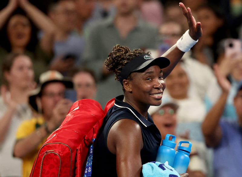 Mantan juara dunia tenis tunggal putri Venus Williams kalah dari Olga Danilovic dalam pertandingan putaran pertama Australian Open 2026 di Melbourne. (Foto:  X @AustralianOpen)
