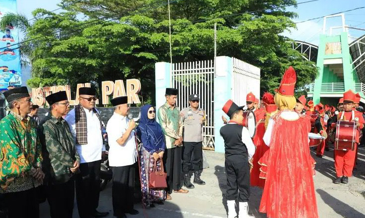 Khatam Alqur&rsquo;an IV MDTA Istiqomah Tanah Garam dihadiri Wawako Solok Suryadi Nurdal. Sebanyak 29 santri ikut pawai dan prosesi khatam di Masjid Istiqomah.