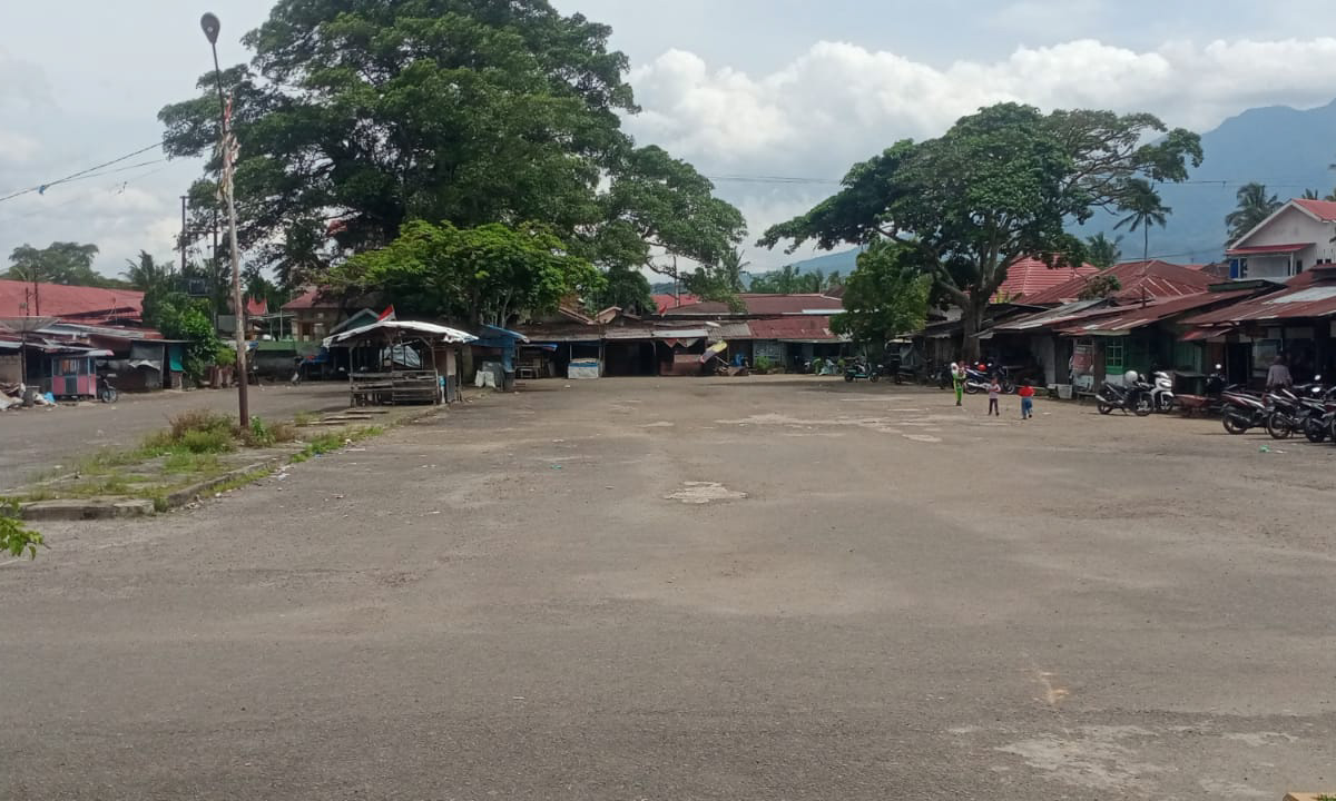 Terminal Pasar Kabau Labuah Payakumbuh kian sepi setelah rute dipusatkan ke Terminal Koto Nan Ampek, pedagang berharap ada fungsi baru kawasan terminal. (Foto: Irfan/Padeks)