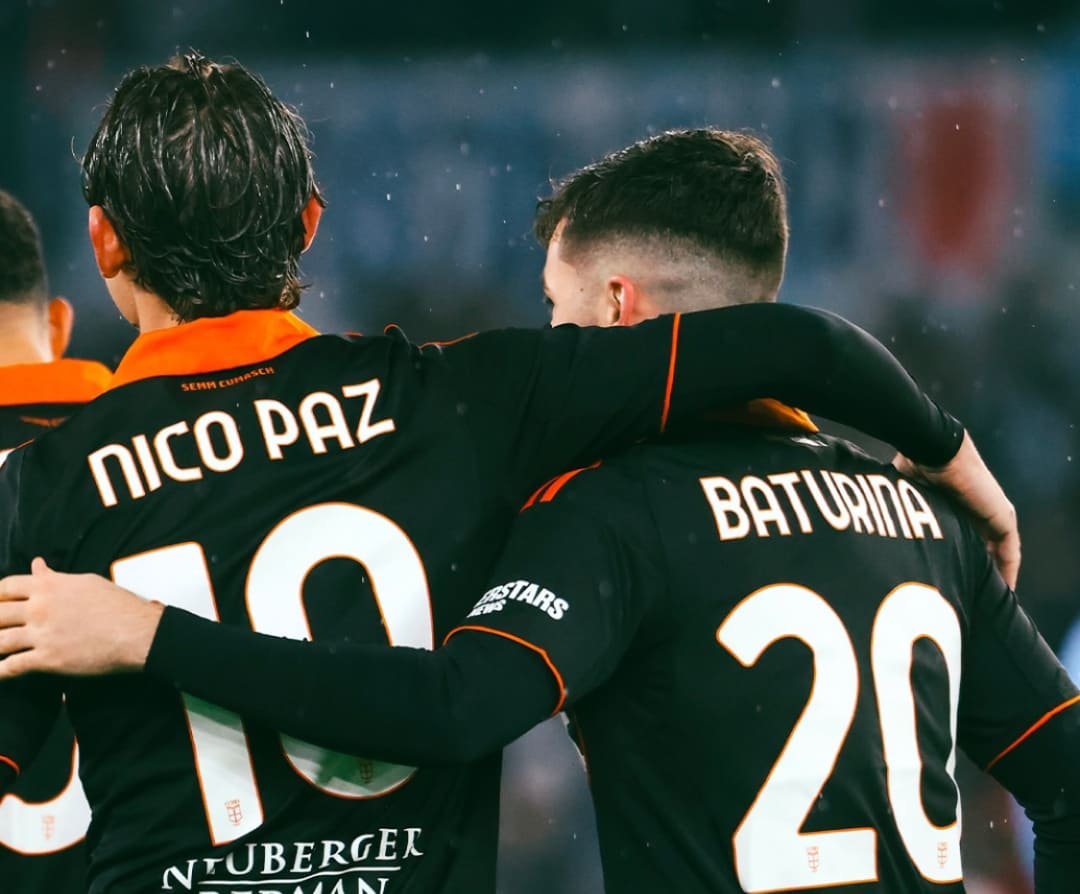 Baturina dan Nico Paz membawa Como menaklukkan Lazio 3-0 di Olimpico, dan mendekati Juventus di klasemen Serie A.(Foto: IG @comofootball)