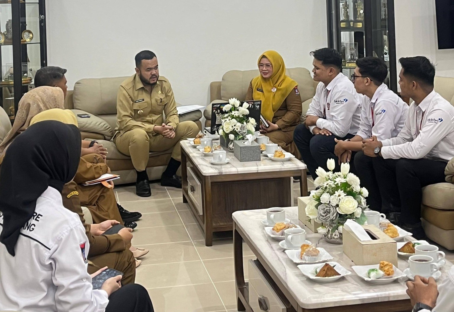 Wali Kota Padang Fadly Amran menerima audiensi  Duta GenRe Kota Padang di Rumah Dinas Wali Kota, Selasa (20/1/2026).