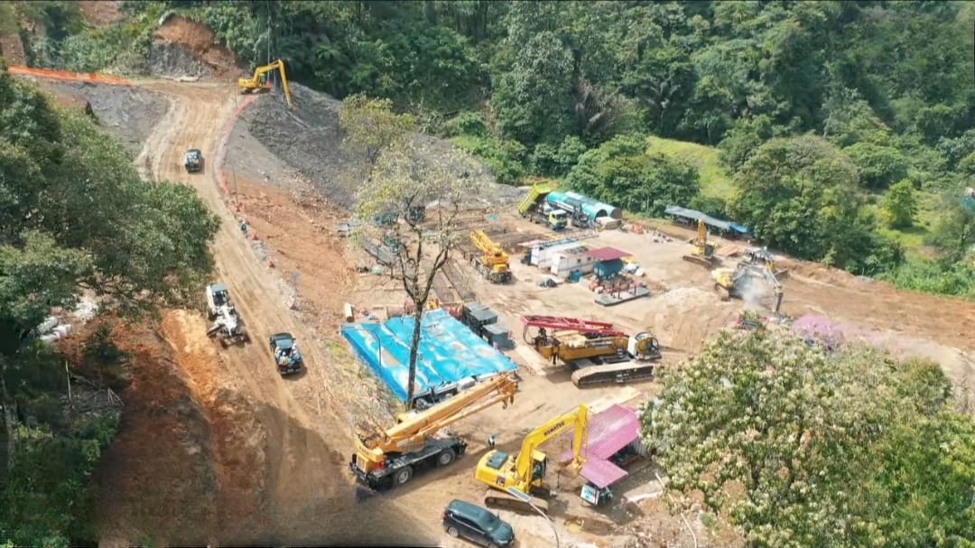 Progres pembangunan Flyover Sitinjaulauik capai 10 persen. Kementerian PU pastikan jalur nasional Sumatera Barat tetap lancar selama konstruksi berlangsung.