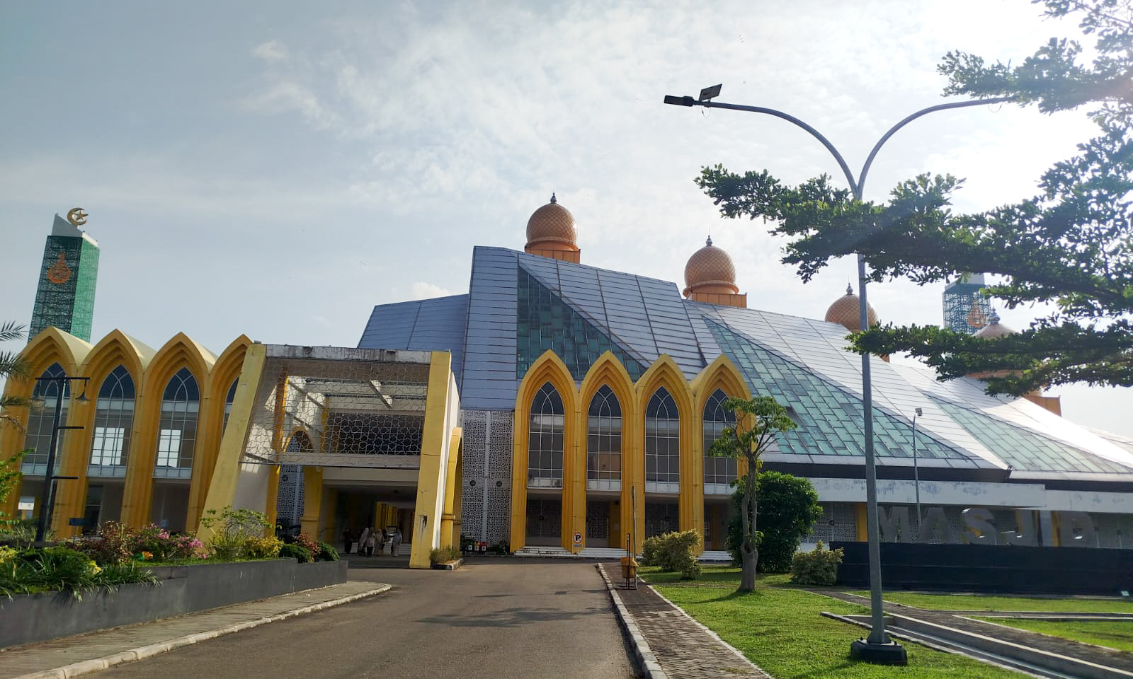 Masjid Agung Dharmasraya diresmikan 6 Januari 2023 oleh Menteri PUPR Basuki Hadimuljono, dibangun Rp116,8 miliar sebagai pusat ibadah dan edukasiIslam RI.