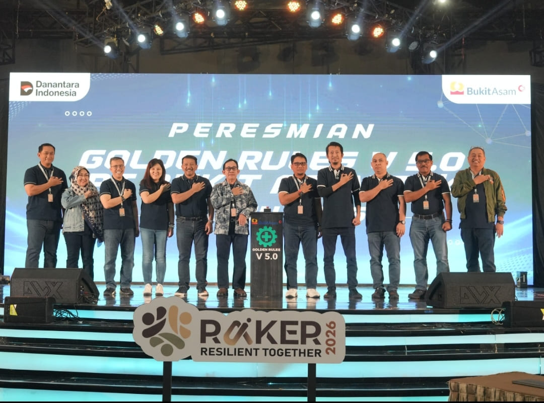 Direktur Utama PT Bukit Asam, Arsal Ismail, saat peluncuran Golden Rules Versi 5.0 sebagai pedoman keselamatan dan keberlanjutan perusahaan.(Foto: Corcom)