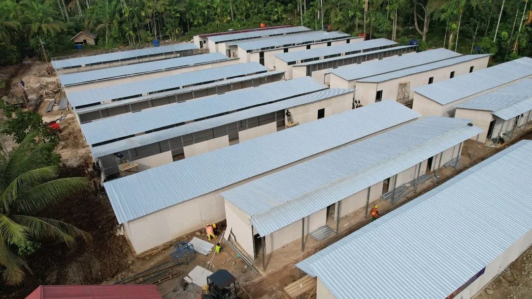 SEGERA DIRESMIKAN: Pengerjaan hunian sementara (Huntara) di SDN 05 Kayupasak, Salarehaia, Palembayan, tinggal menyisakan prasarana pendukung seperti ketersediaan listrik, dan prasarana lainnya.