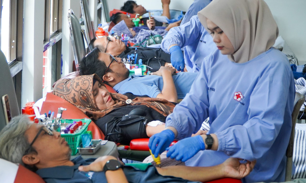 PLN UID Sumatera Barat menggelar donor darah pada Bulan K3 Nasional 2026 sebagai wujud budaya keselamatan dan kepedulian sosial insan PLN.