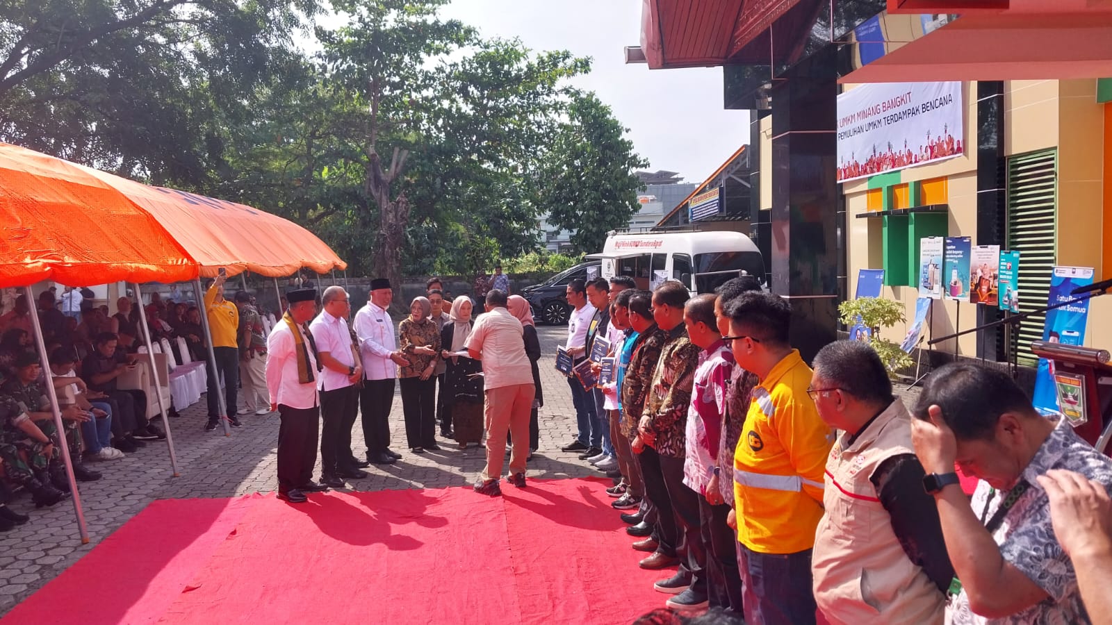 Pemerintah resmi meluncurkan Klinik UMKM Minang Bangkit sebagai pusat pemulihan ekonomi pasca-bencana di Sumatera Barat.