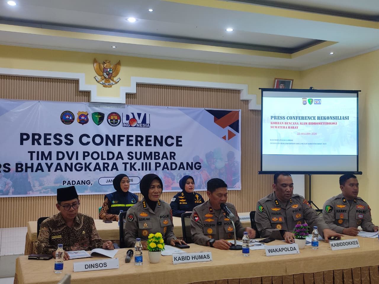 Jajaran Polda Sumbar memberikan keterangan kepada awak media.